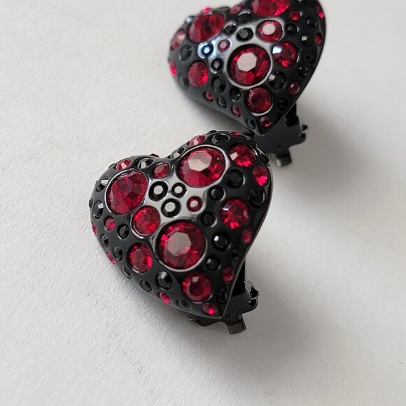 Signed Fifth Avenue Collection Heart Clip On Earrings - Picture 5 of 10